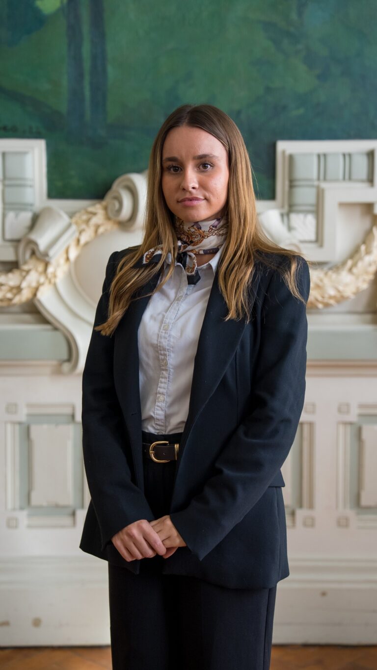 Portrait professionnel d'un étudiant du Master Contrats, Distribution, Concurrence de Lyon 3 – ALTAB Studio, photographe à Lyon