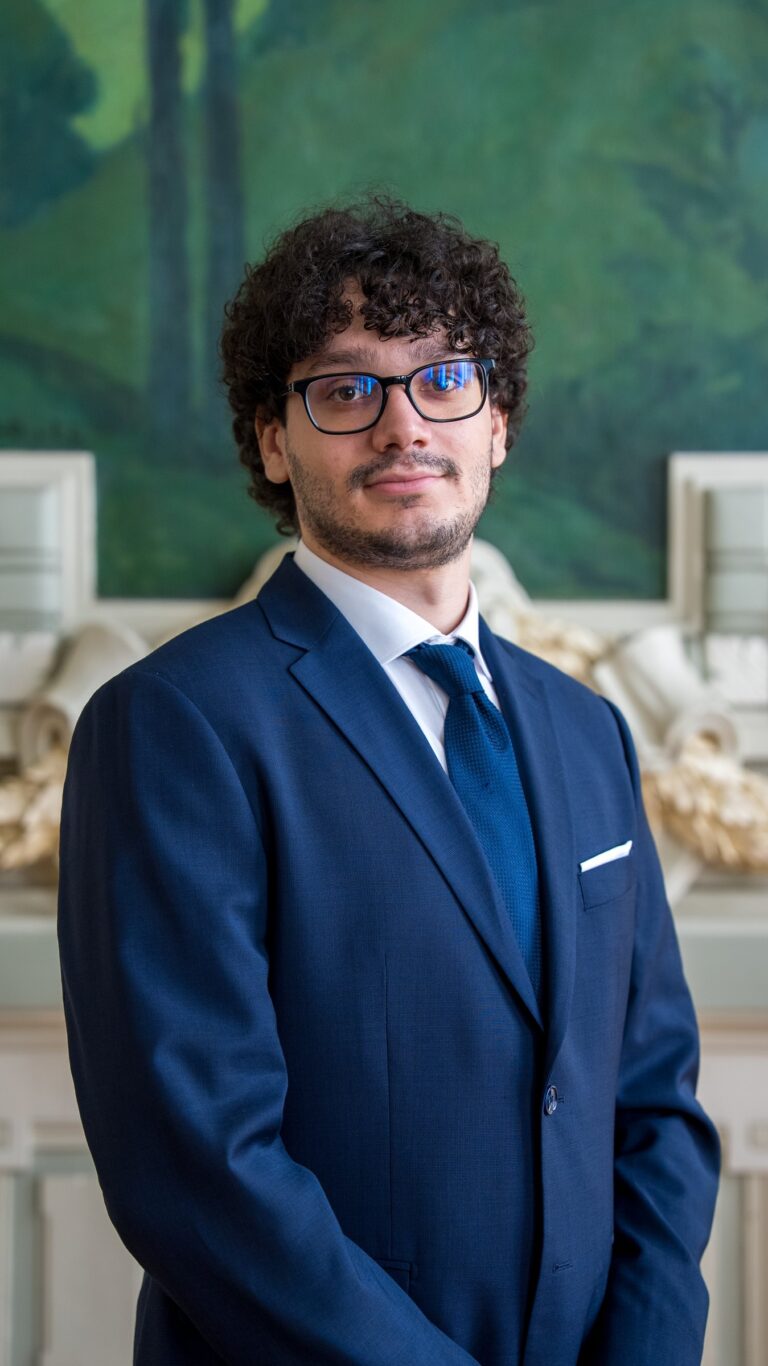 Portrait professionnel d'un étudiant du Master Contrats, Distribution, Concurrence de Lyon 3 – ALTAB Studio, photographe à Lyon