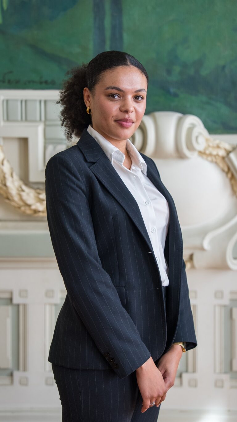 Portrait professionnel d'un étudiant du Master Contrats, Distribution, Concurrence de Lyon 3 – ALTAB Studio, photographe à Lyon