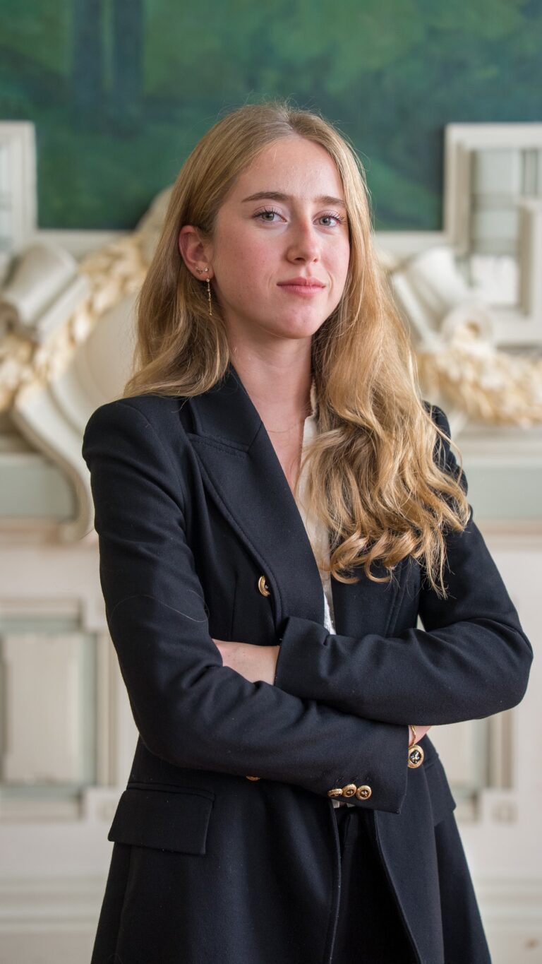 Portrait professionnel d'un étudiant du Master Contrats, Distribution, Concurrence de Lyon 3 – ALTAB Studio, photographe à Lyon